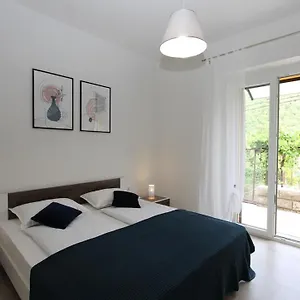 L Apartment Raša